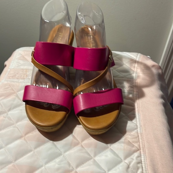 Italian Shoemakers Shoes - Italian shoemakers wedge sandals, pink and tan like new